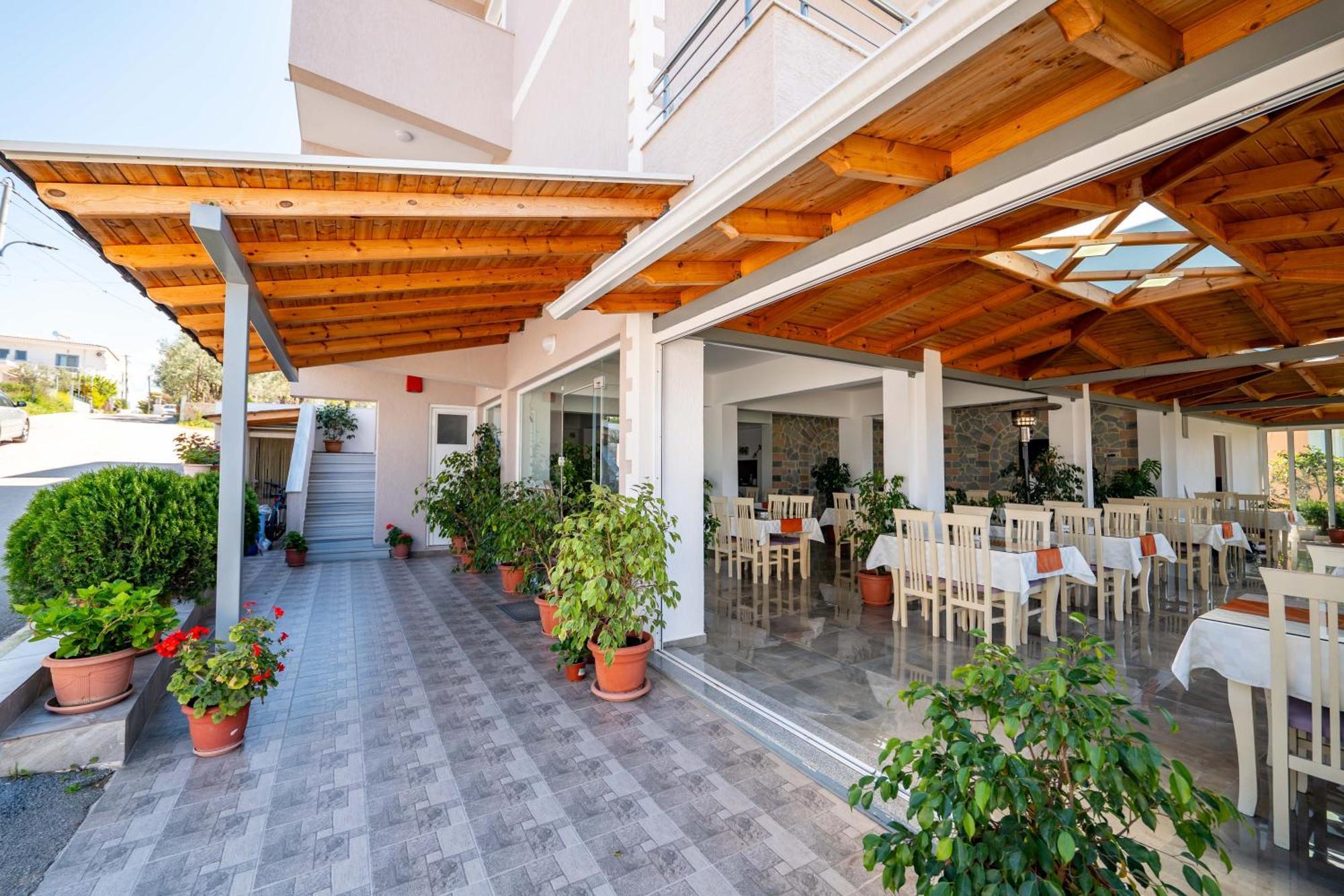 Aleksander Aparthotel Ksamil Exterior photo